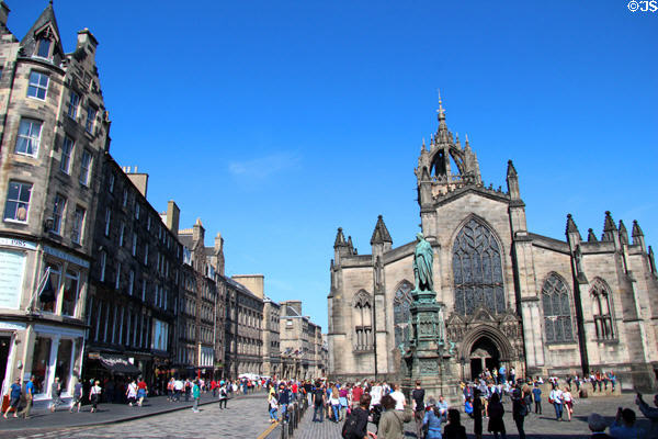 Parliament square with Duke of Buccleuch statue in front of St Giles Cathedral on Royal Mile. Edinburgh, Scotland.