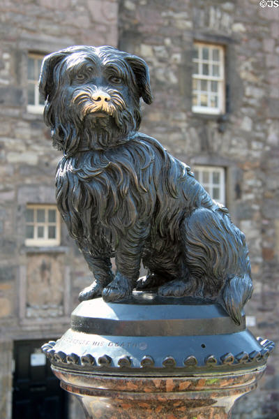 Greyfriars Bobby statue (1873) by William Brodie near entrance of Greyfriars Kirk. Edinburgh, Scotland.