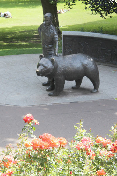 Monument (2017) to Wojtek the Soldier Bear trained to carry heavy mortar rounds for Polish troops in WWII by Alan Heriot in Princes Street Gardens. Edinburgh, Scotland.