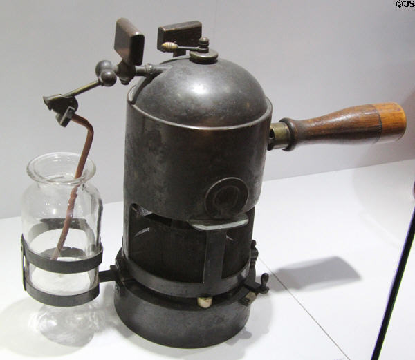 Joseph Lister's antiseptic carbolic steam spay (1871) at Hunterian Museum. Glasgow, Scotland.
