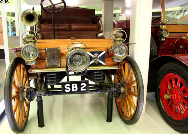 Arrol-Johnston dogcart auto (1901) at Riverside Museum. Glasgow, Scotland.