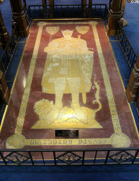 Monument (19thC) marking tomb of King Robert the Bruce (buried 1329) in Dunfermline New Abbey Church. Dunfermline, Scotland.