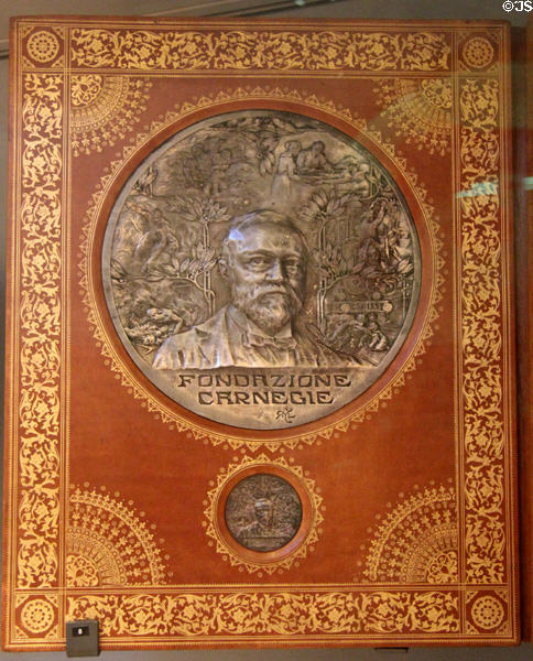 Italian Fondazione Carnegie Medal (1911) at Andrew Carnegie Birthplace Museum. Dunfermline, Scotland.