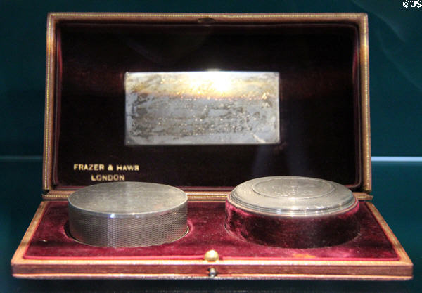 Silver snuff box gifted (1787) to Robert Burns at Robert Burns House. Dumfries, Scotland.