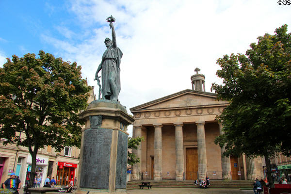 St Giles' Church (Church of Scotland) (1825-8) (High St.) beside War Memorial (1920) by Percy Portsmouth. Elgin, Scotland. Style: Greek Revival. Architect: Archibald Simpson.