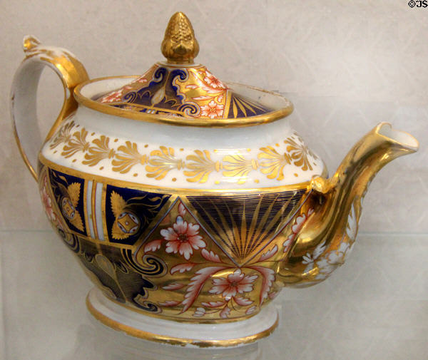 Teapot (c1805) decorated in 'Japanese' or 'Imari' design with acorn shape gilded finial prob. John Rose of Coalport at Coalport China Museum. Ironbridge, England.