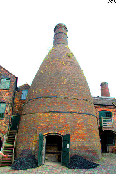 Brick beehive kiln at Gladstone Pottery Museum. Longton, Stoke, England.