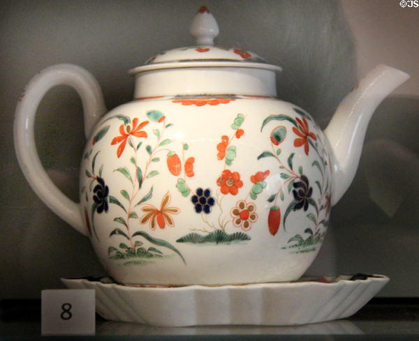 Porcelain teapot (c1768-70) from Worcester at Ashmolean Museum. Oxford, England.