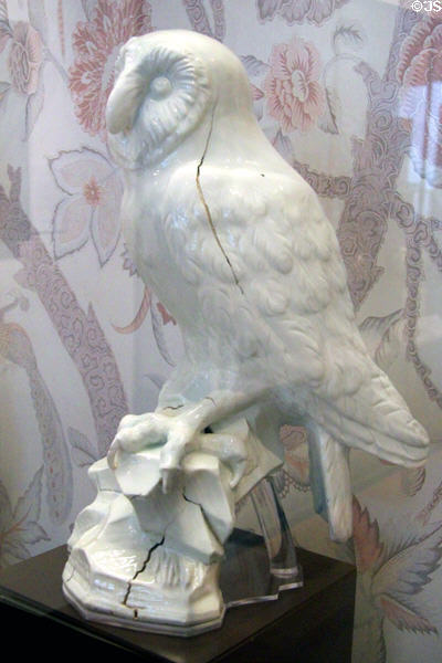 Meissen hard paste porcelain model of owl (c1731) at Ashmolean Museum. Oxford, England.