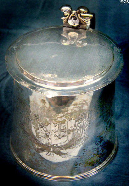 Silver tankard with arms (1668) by William Grant of London at Ashmolean Museum. Oxford, England.