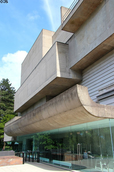 Concrete wing of Ulster Museum (1972). Belfast, Northern Ireland. Architect: Francis Pym.