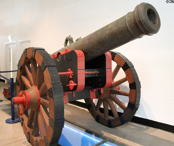 Bronze siege gun from wreck (1588) of Spanish Armada ship La Trinidad Valencera recovered from Glengivney Bay in County Donegal, Ireland on replica carriage at Ulster Museum. Belfast, Northern Ireland.