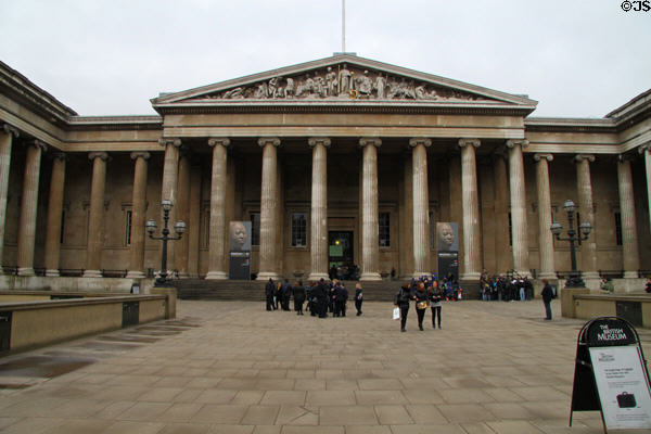 British Museum entrance courtyard (1823-47) on Great Russell Street. London, United Kingdom. Architect: Sir Robert Smirke.