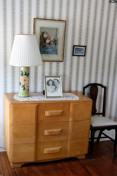 Blonde wood chest of drawers at Clinton Birthplace Home. Hope, AR.