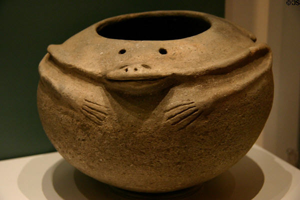 Frog effigy bowl (c1350-1550 CE) found Earle, AR, at Old State House Museum. Little Rock, AR.