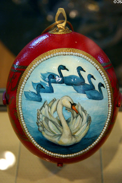 Ornament with painted swans at Clinton Presidential Library. Little Rock, AR.