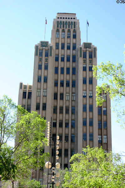 Luhrs Tower (1929) (45 W Jefferson). Phoenix, AZ. Style: Art Deco. Architect: Trost & Trost. On National Register.