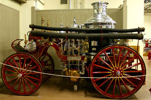 Horse drawn Metropolitan steam pumper (1904) built by American Fire Engine Company of Cincinnati, OH in Hall of Flame. Phoenix, AZ.
