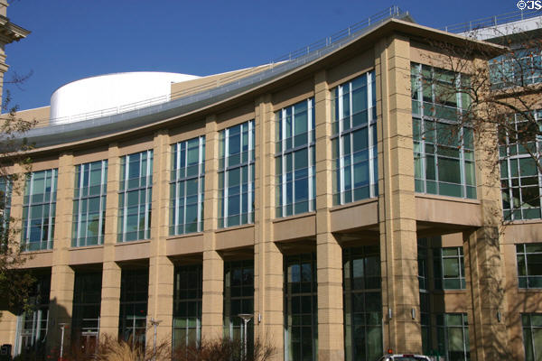 Addition to Sacramento City Hall (2004-5). Sacramento, CA. Architect: Fentress Bradburn.