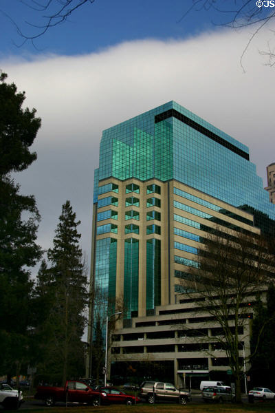 West America Bank Building (1984) (18 floors) (300 Capitol Mall). Sacramento, CA. Architect: DMJM.