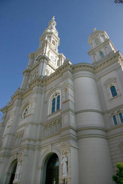Cathedral of the Blessed Sacrament (1886) (66 m / 218 ft) (1017 11th St.). Sacramento, CA. Style: Italian Renaissance.