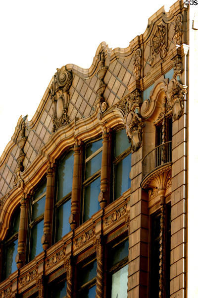 Details of 610 South Broadway. Los Angeles, CA.