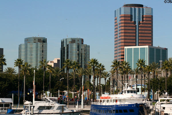 One World Trade Center (1989) (30 floors) to right of Arco + Borg Warner Buildings. Long Beach, CA. Architect: Hammel, Green & Abrahamson, Inc. + Wou & Partners, Inc..