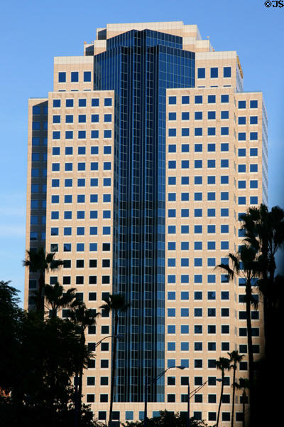 Landmark Square (1991) (24 floors) (111 West Ocean Blvd.). Long Beach, CA. Architect: Landau Partnership.