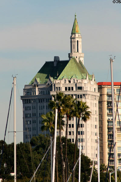 Villa Riviera (1929) (16 floors) (800 East Ocean Blvd.). Long Beach, CA. Style: Tudor Gothic. Architect: Richard D. King. On National Register.