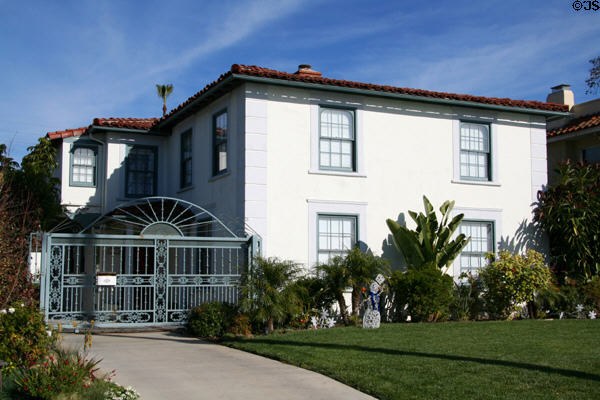 Raymond House (1918) (2527 E. Ocean Blvd.). Long Beach, CA. Architect: Irving J. Gill.