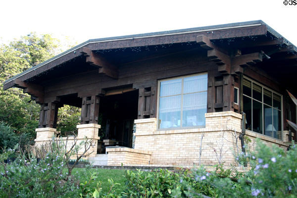 Weaver house (1910-1) (142 Adelaide Dr.). Santa Monica, CA. Style: Craftsman. Architect: Milwaukee Building Co..