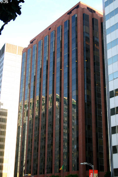 Murdock Plaza (1981) (19 floors) (10900 Wilshire Blvd. in Westwood). Los Angeles, CA. Architect: Langdon Wilson.