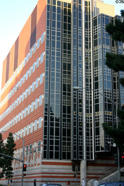 GONDA (Goldschmied) Neuroscience & Genetics Research Building at UCLA. Los Angeles, CA.