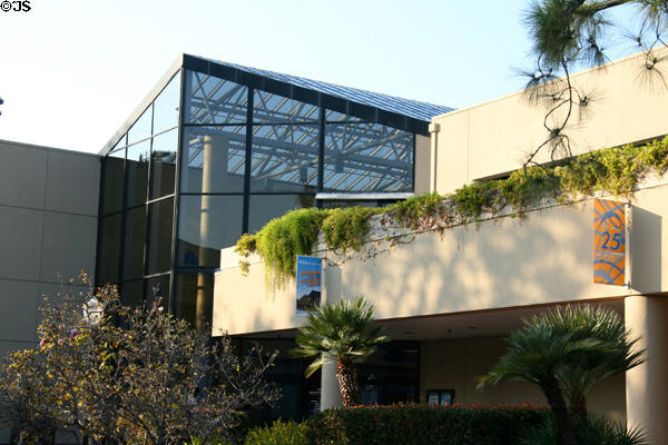 John R. Wooden Sports & Recreation Center (1983) (221 Westwood Plaza). Los Angeles, CA. Architect: Parkin Architects.