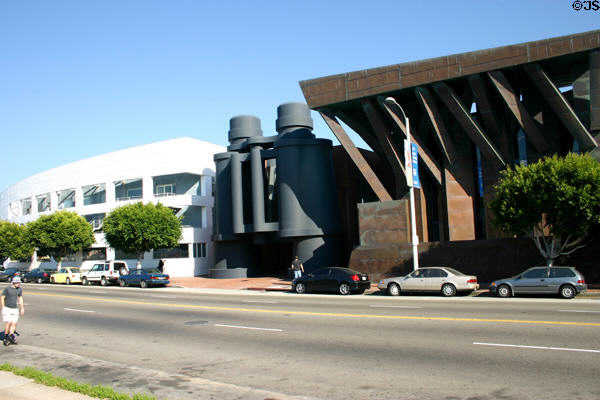 Chiat/Day/Mojo Advertising Agency Building (1985-91) (Main St. at Brooks) in three sections. Venice, CA. Style: Postmodern. Architect: Frank O. Gehry.