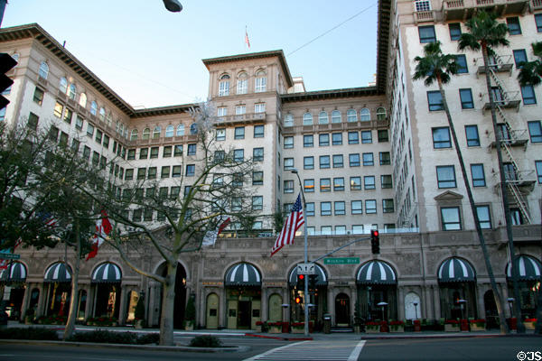 Beverly-Wilshire Hotel (1926) (9 floors) (9500 Wilshire Blvd.). Beverly Hills, CA. Architect: Walker & Eisen. On National Register.