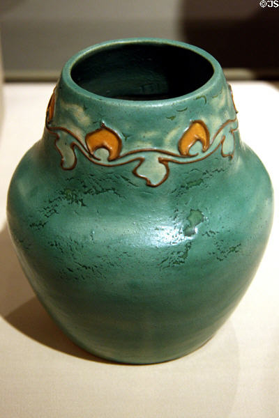 Arequipa Pottery vase (1911-13) by Frederick Hurten Rhead at LACMA. Los Angeles, CA.