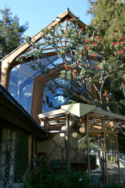 Rear garden & office of Wayfarers Chapel. Rancho Palos Verdes, CA.