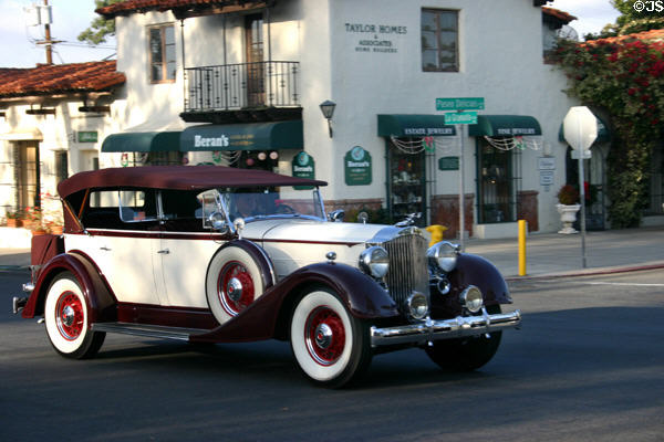 Antique Rolls crosses Paseo Delicias & La Granada. Rancho Santa Fe, CA.