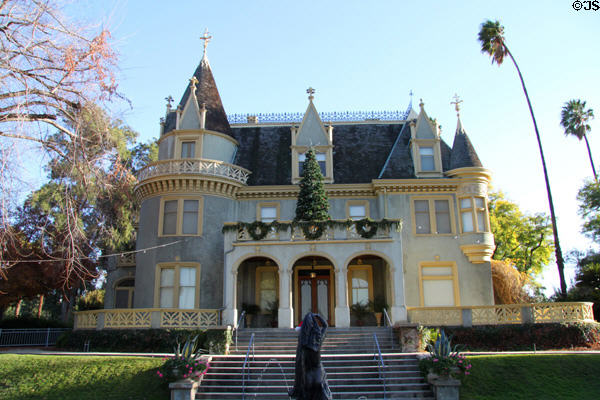 Kimberly Crest House (1897). Redlands, CA. Style: Chateauesque. Architect: Dennis & Farwell. On National Register.