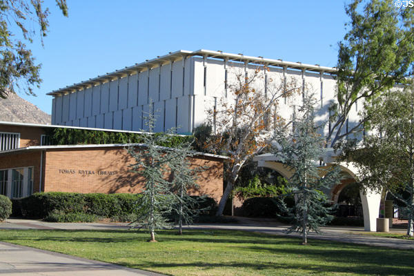 Tomas Rivera library (1964) at University of California, Riverside. Riverside, CA.