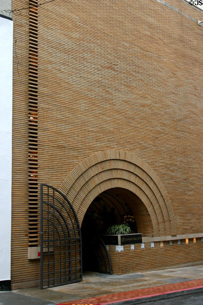 Frank Lloyd Wright building or Xanadu Gallery (former V.C. Morris store) (1949) (140 Maiden Lane). San Francisco, CA. Architect: Frank Lloyd Wright.