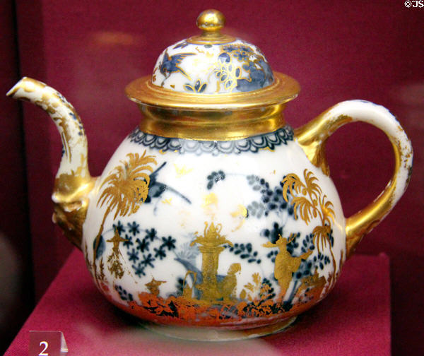 Porcelain teapot (c1725-30) by Meissen Porcelain Manuf. of Germany at Legion of Honor Museum. San Francisco, CA.