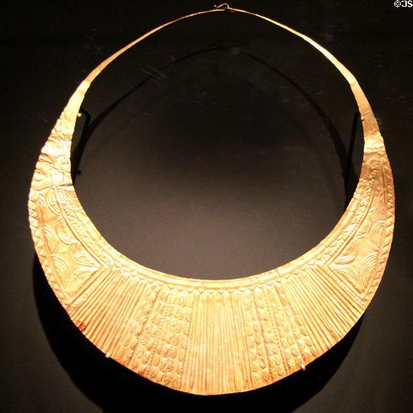 Gold necklace (c1800-1900) from North Sumatra, Indonesia at Asian Art Museum. San Francisco, CA.