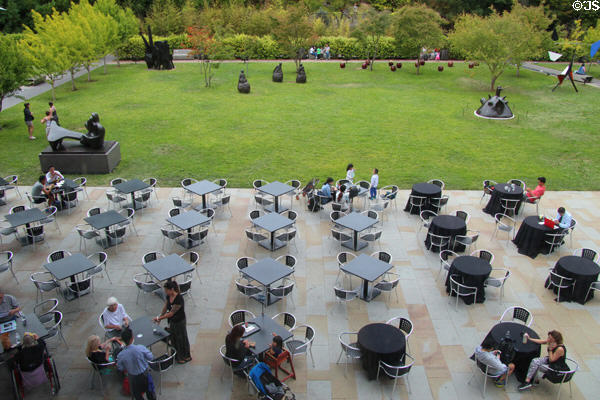 Terrace & sculpture garden at de Young Museum. San Francisco, CA.