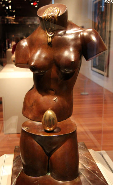 Space Venus bronze sculpture (1984) by Salvador Dalí at de Young Museum. San Francisco, CA.