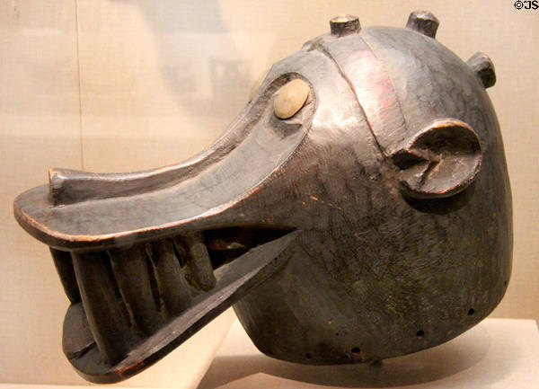 Senufo mask (mid-20thC) from Côte d'Ivoire at de Young Museum. San Francisco, CA.