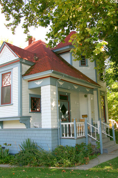 J.D. Fairchild House (1897). Yreka, CA.