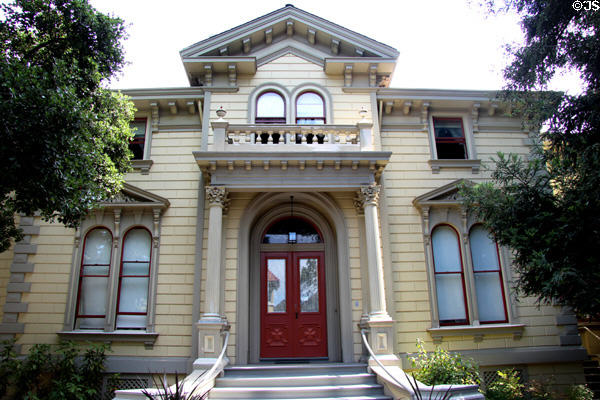Victorian facade of Pardee Home Museum. Oakland, CA.