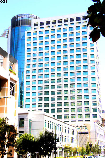 Elihu M. Harris State Office Building (1998). Oakland, CA. Architect: DMJM Keating, Hansen Murakami Eshima, et al..